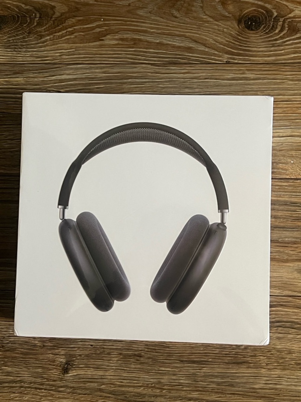 Apple Over-Ear Headphones in black with warranty